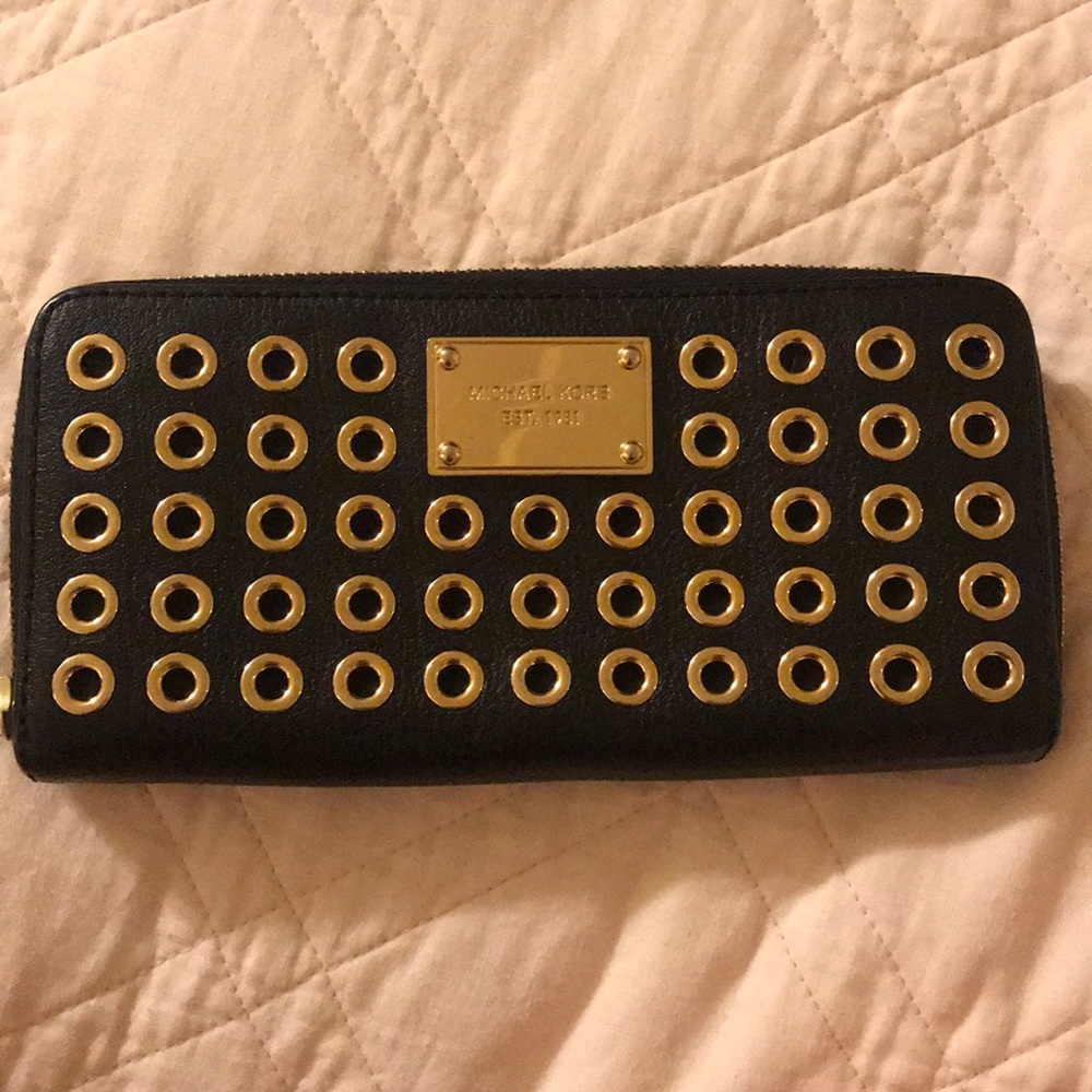 Michael kors matching wallet